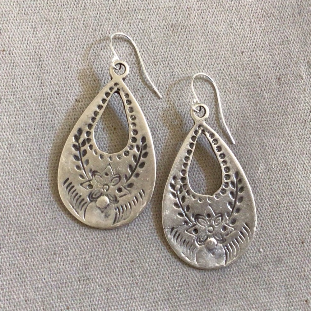 Sundance Stamped Silver Floral Teardrop Drop Earrings in Silver